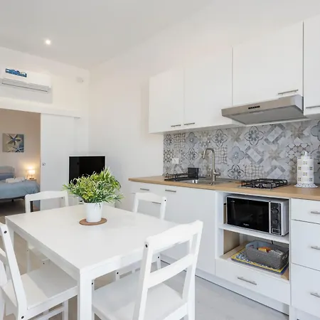 Casa Ludovica بيت للعطل إزولا ديلي فيمين