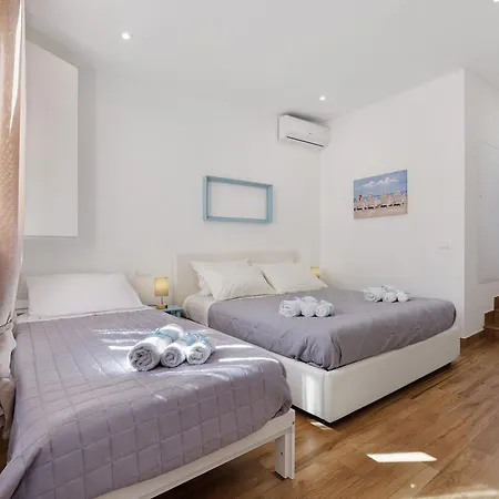 Casa Ludovica إزولا ديلي فيمين